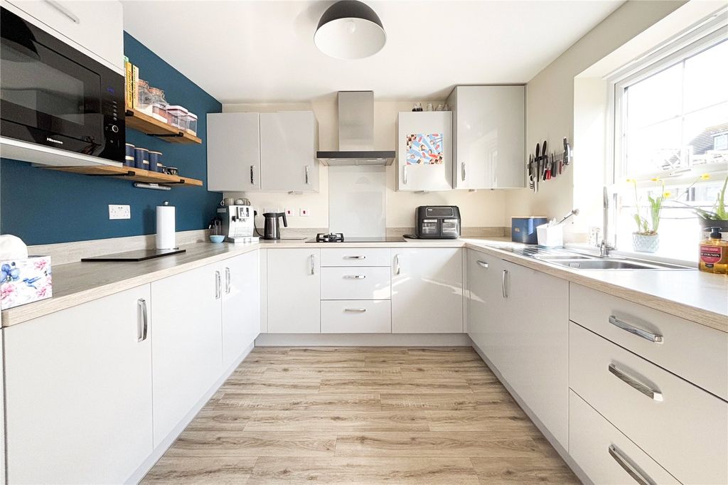 Property photo 3 of 33 Picture No. 20