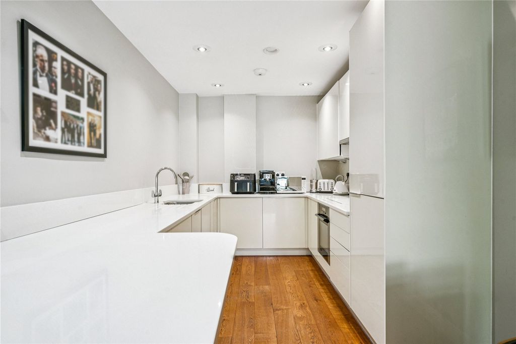 Property photo 3 of 10 Picture No. 18