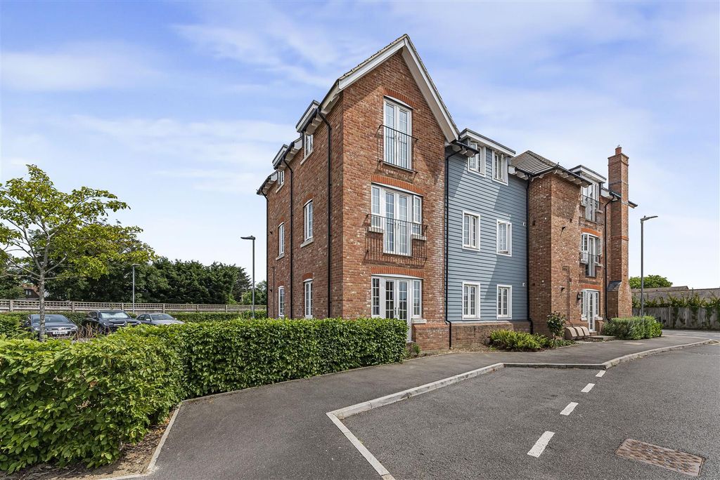 Property photo 3 of 11 Front Elevation