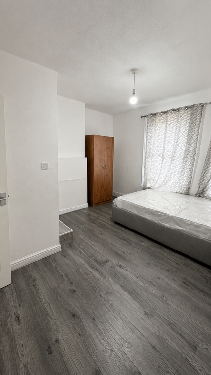Property photo 1 of 3