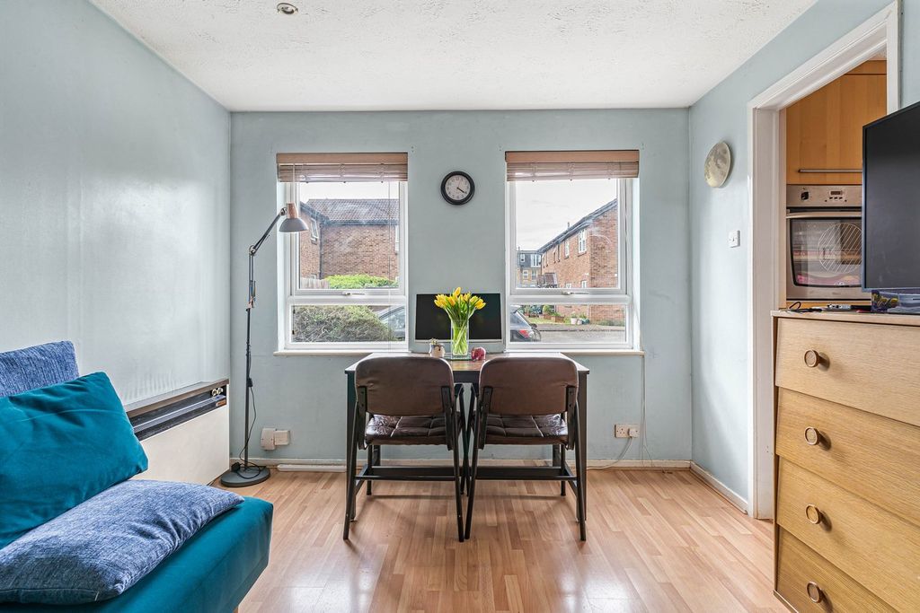 Property photo 2 of 14