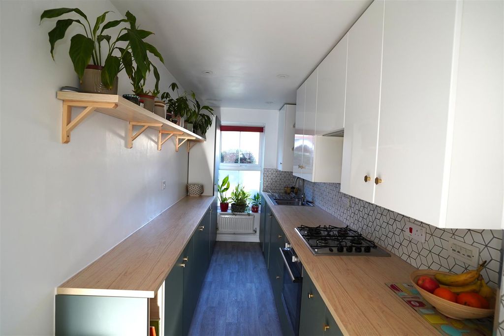 Property photo 2 of 16 Dsc00109-Modified.Jpg