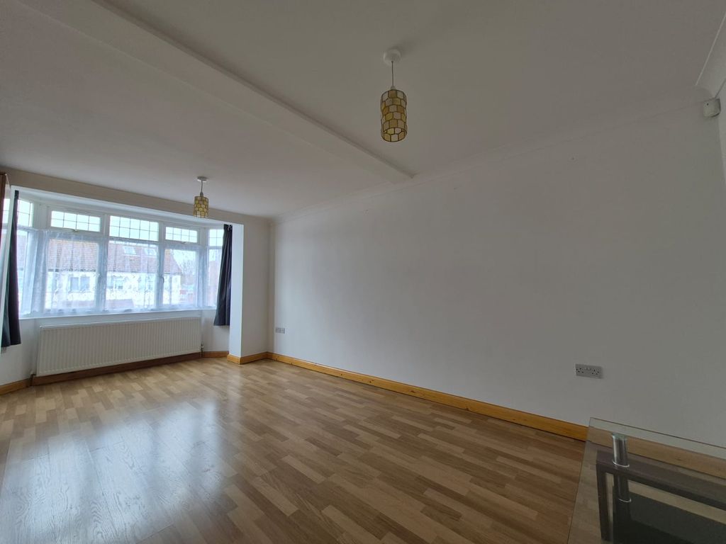 Property photo 3 of 9 Gallery