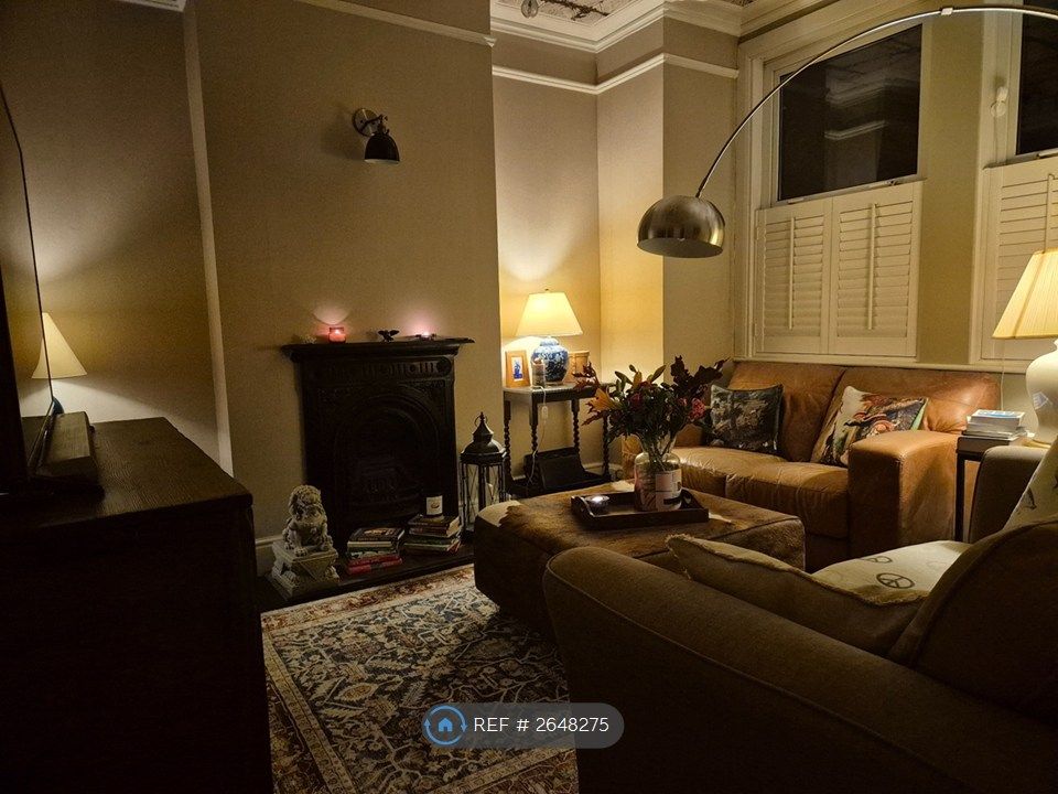Property photo 2 of 16 Beautifully Furnished Light Living Room