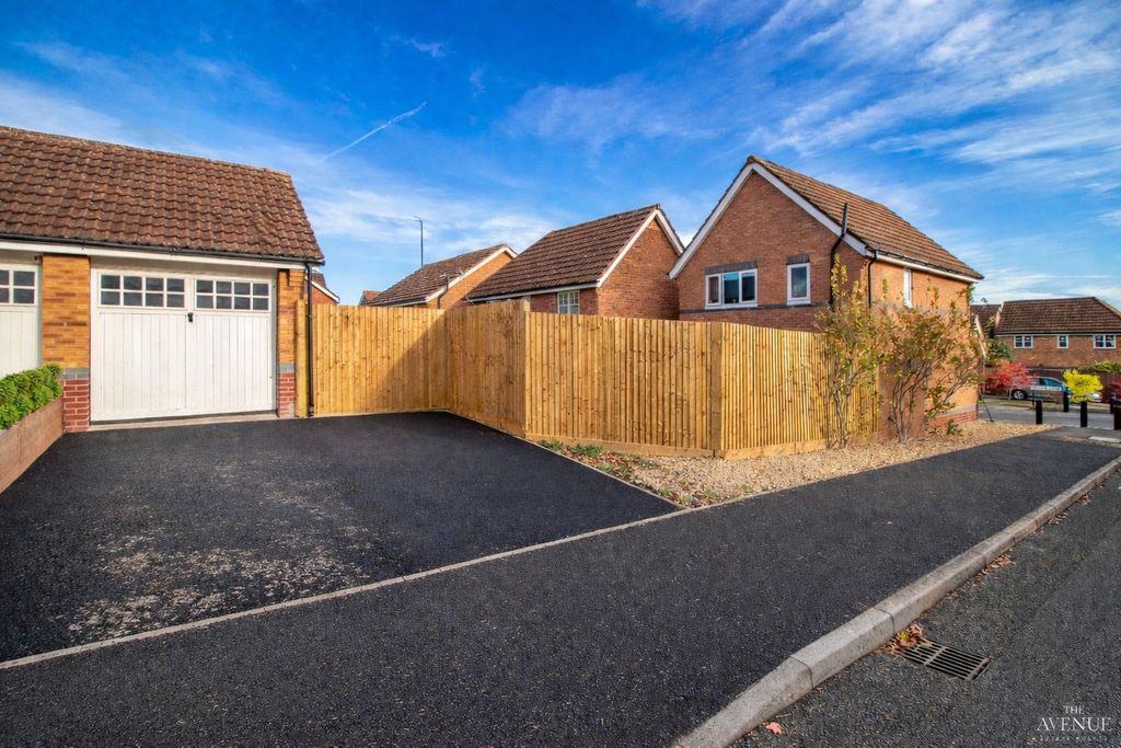 Property photo 2 of 20 4536383