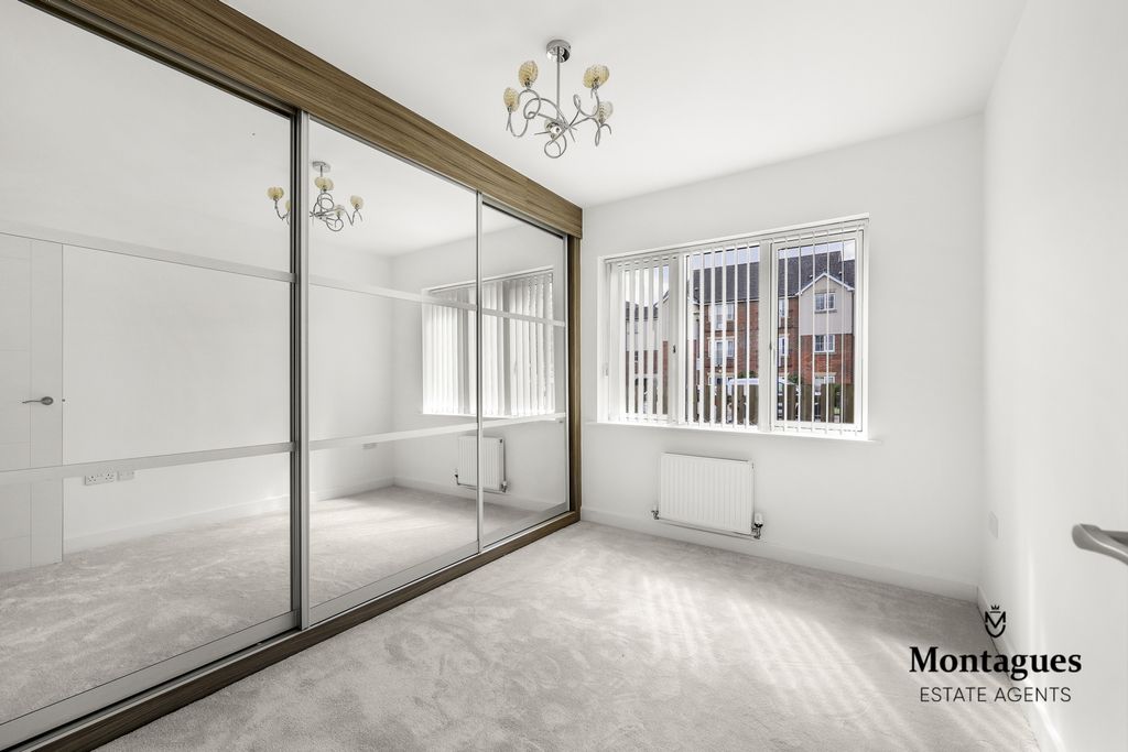 Additional image 15 of 2 bed flat for saleCentre Drive, Epping CM16
