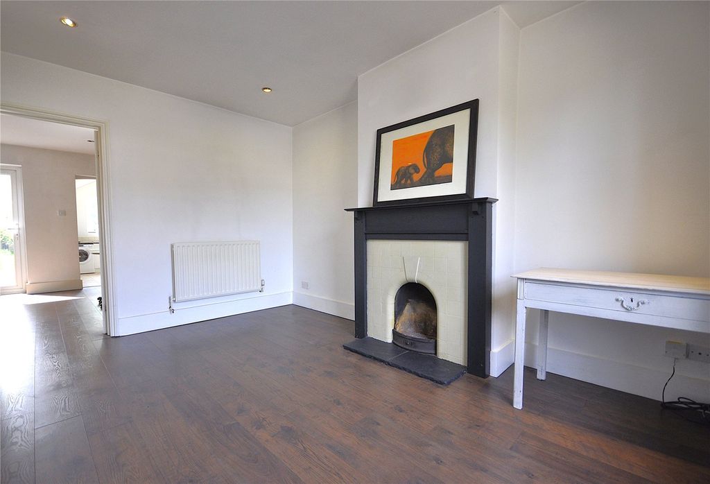 Property photo 2 of 16 Picture No. 27