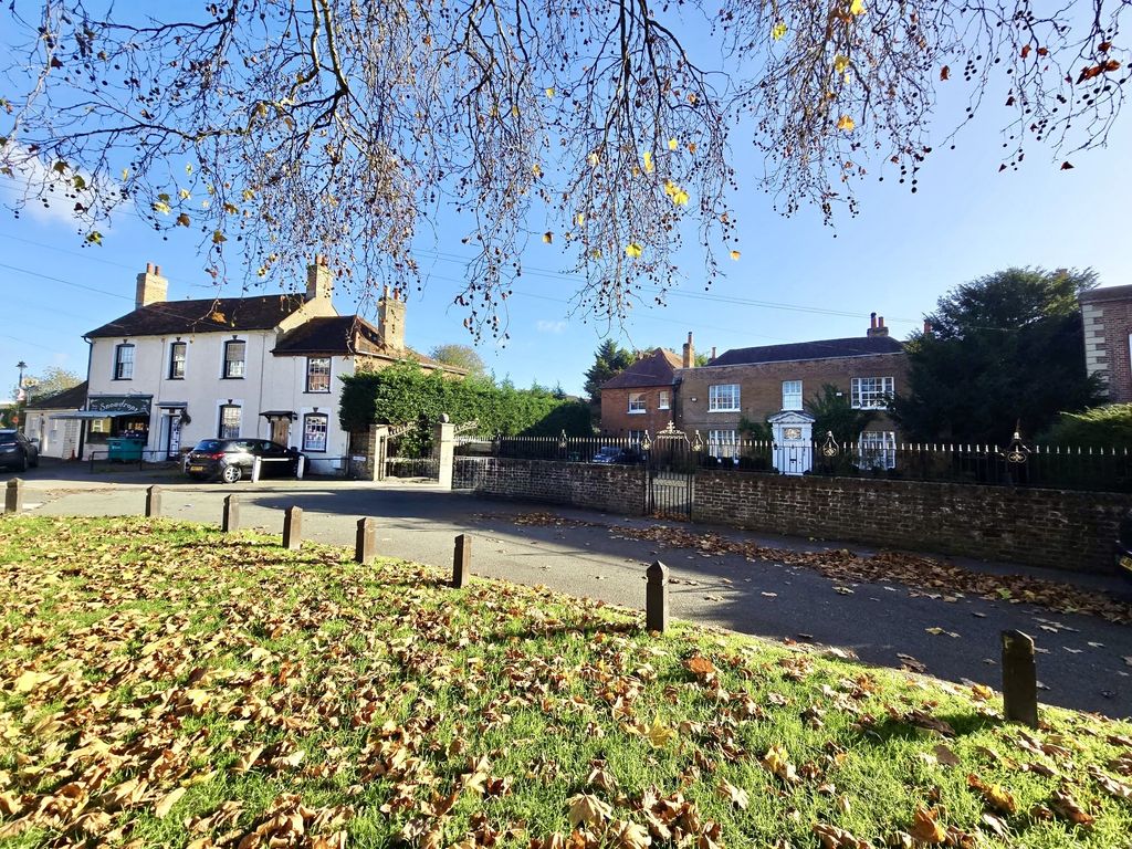 Property photo 1 of 29