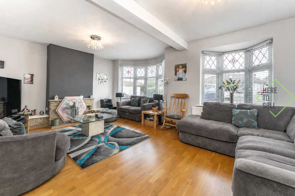Property photo 1 of 19 Myrtle Close, East Barnet, En4 - Reception1