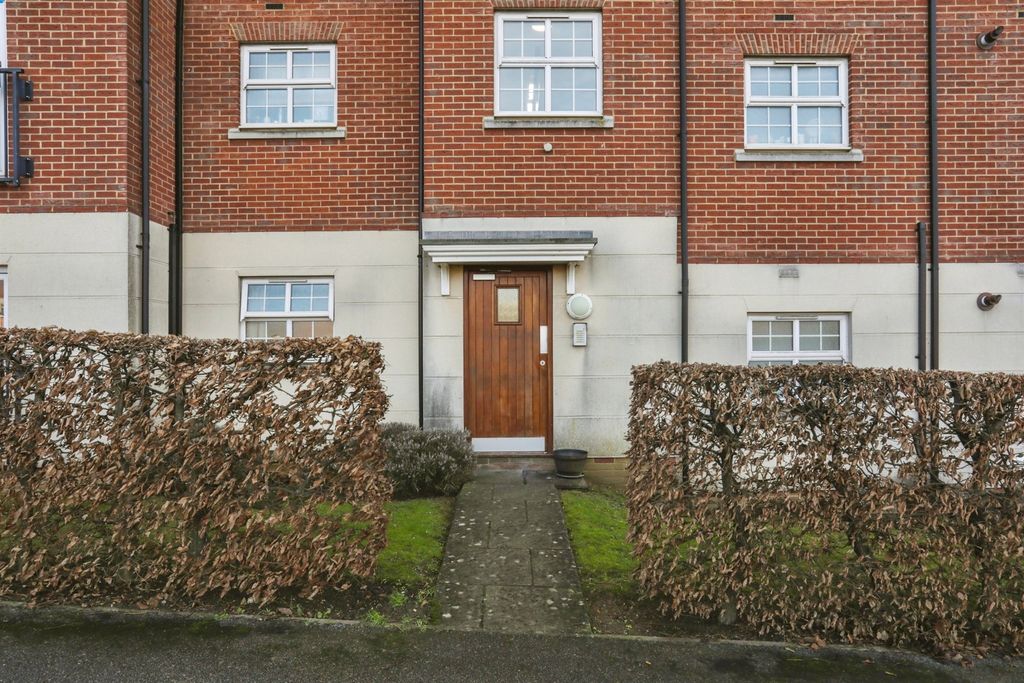 Property photo 2 of 12