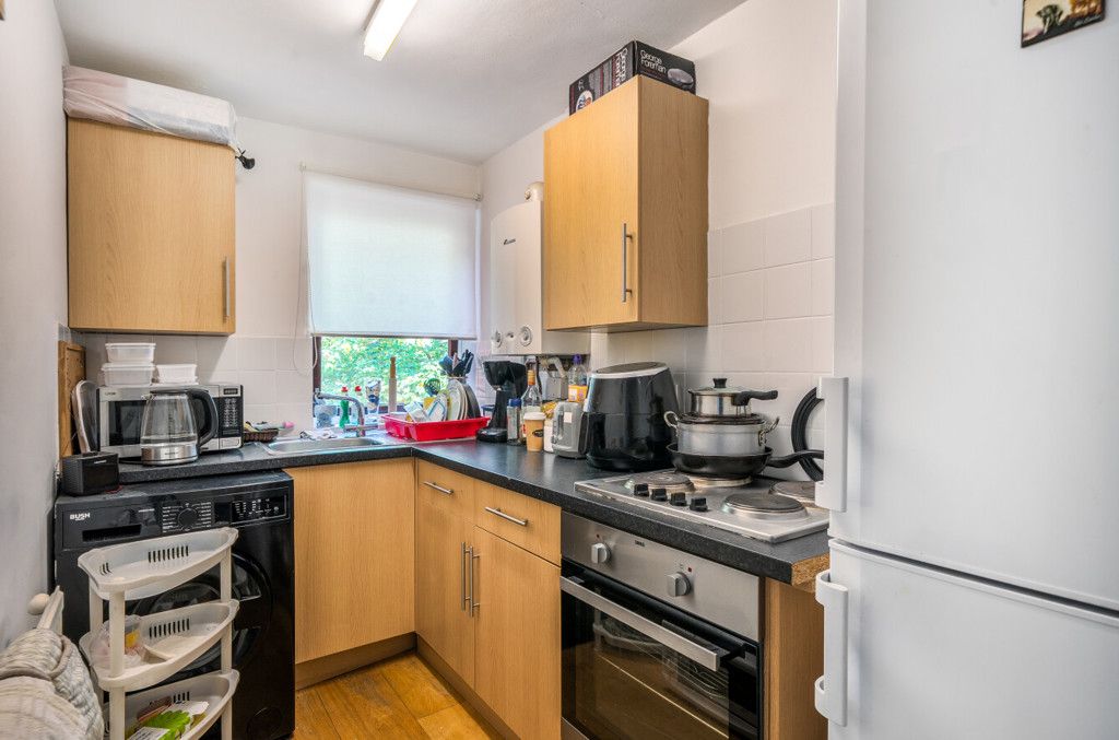 Property photo 3 of 11 Kitchen