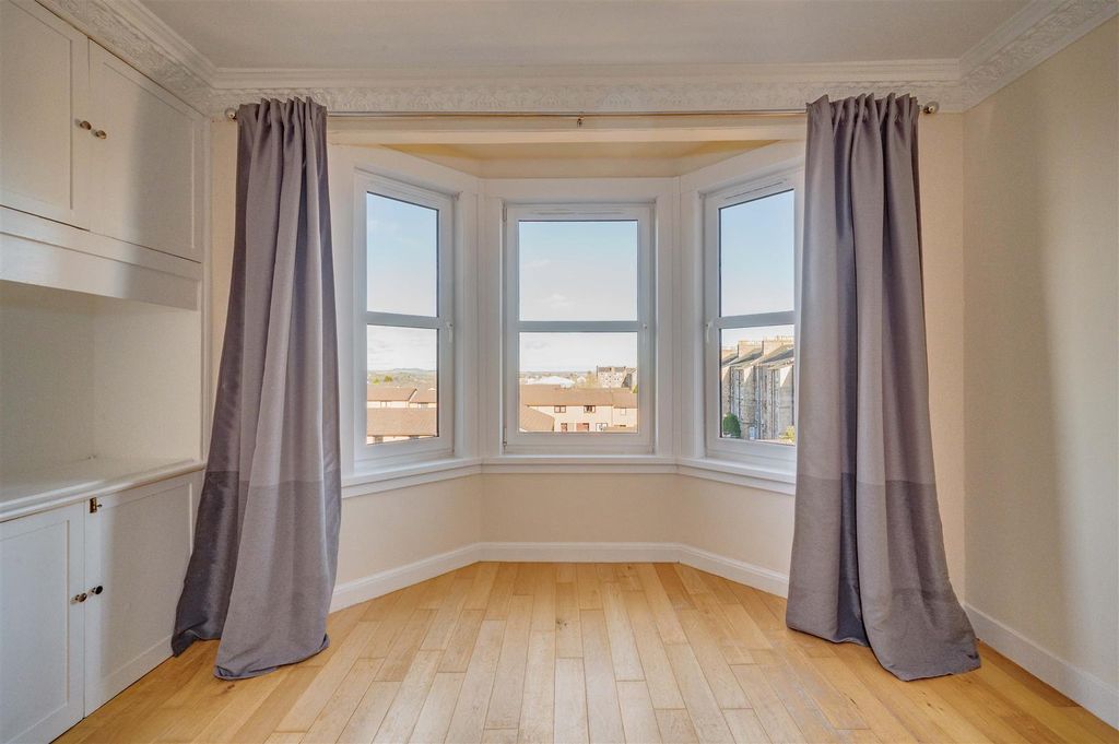 Property photo 3 of 14 4G Cardross Street Dundee-4.Jpg