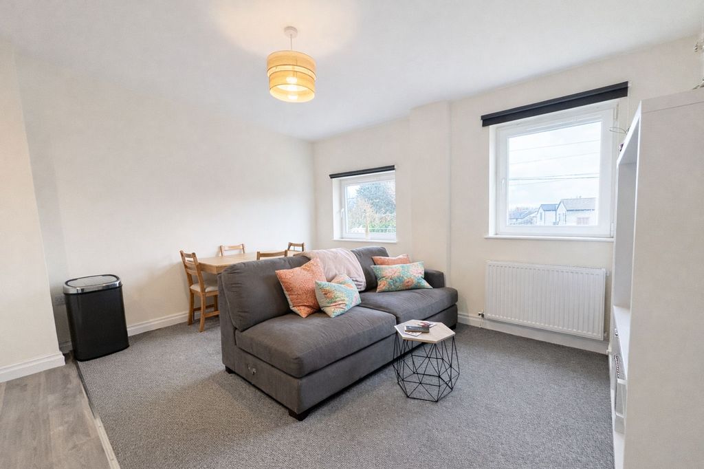 Property photo 2 of 7 Lounge