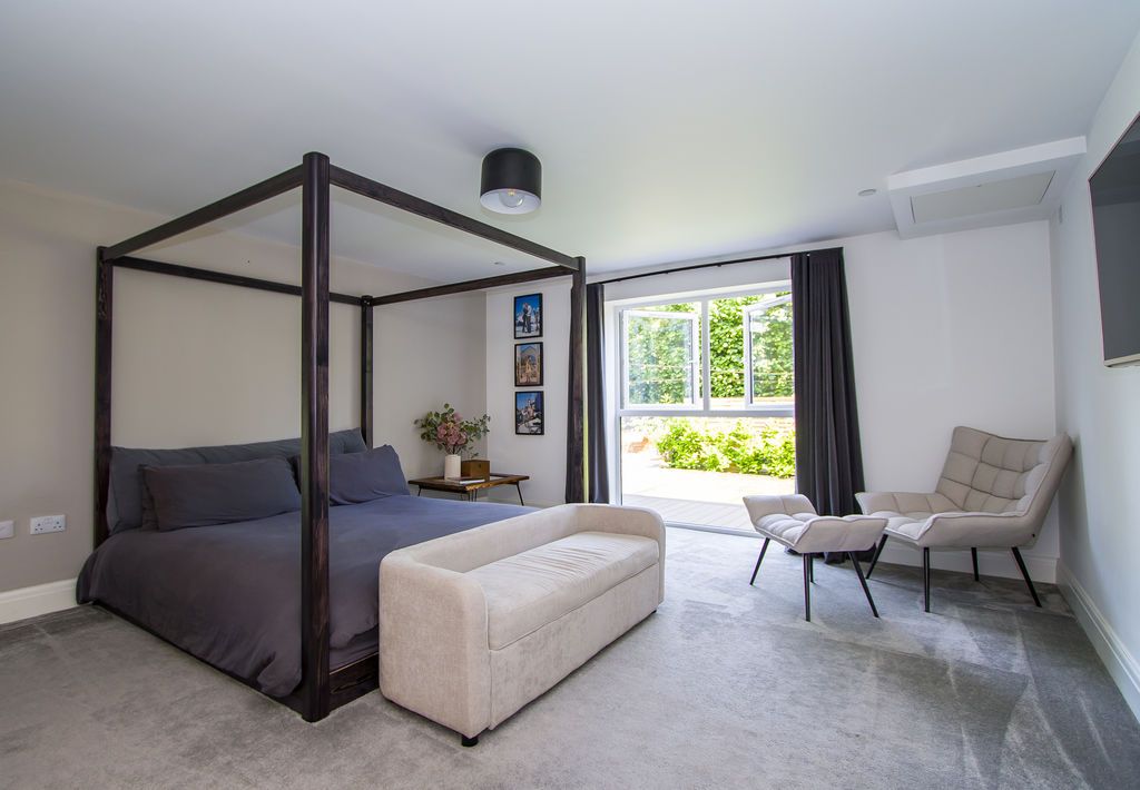 Additional image 13 of 2 bed flat for saleBay View, Old Barry Road, Penarth CF64