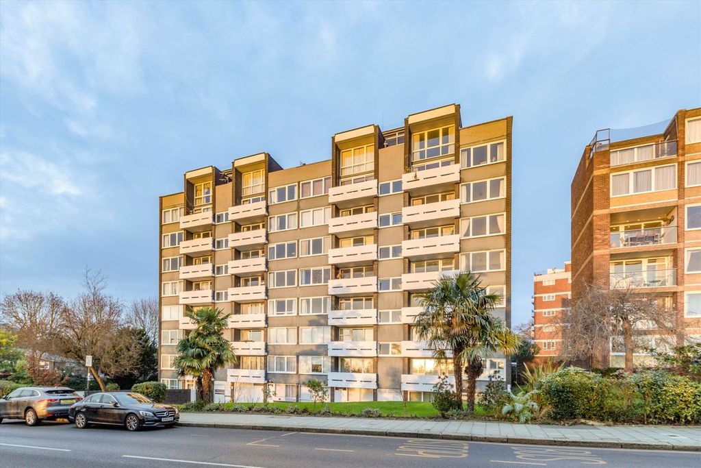 Property photo 1 of 8