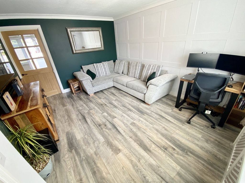 Property photo 2 of 20 Lounge