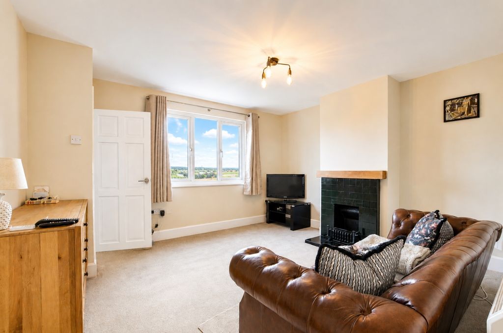 Property photo 2 of 11 0Edf79Db-E7Df-4785-A174-5Ab8c3A0092c