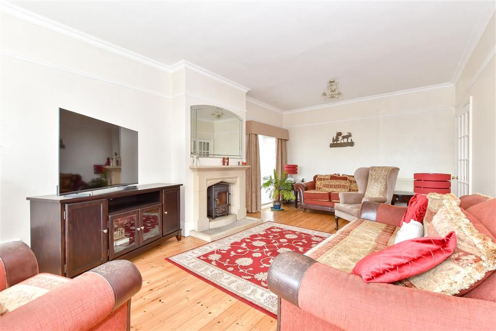 Property photo 1 of 22 Sitting Room