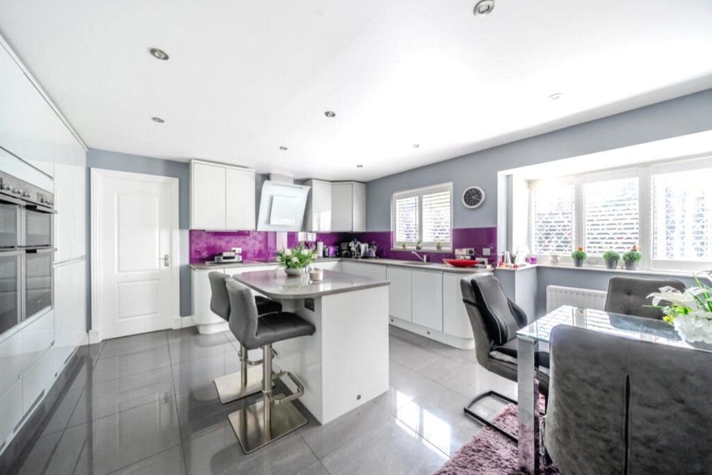 Property photo 3 of 14 Picture No. 18