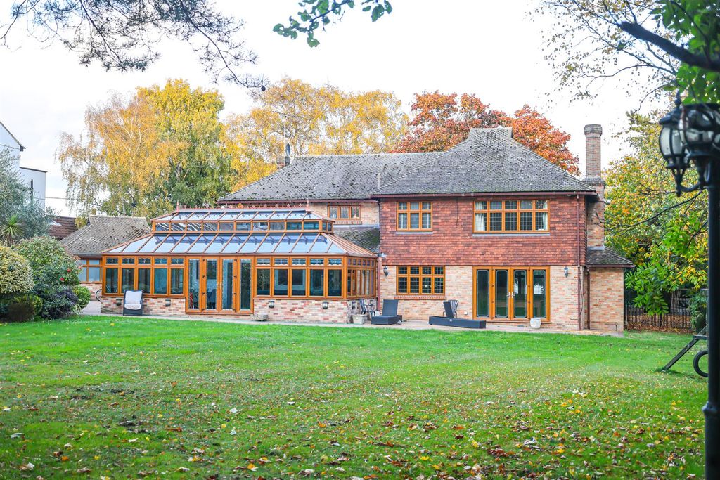 Property photo 3 of 43