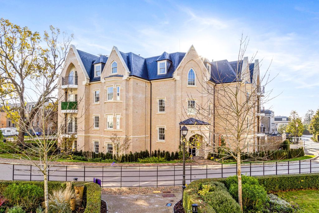 Property photo 1 of 19 Image