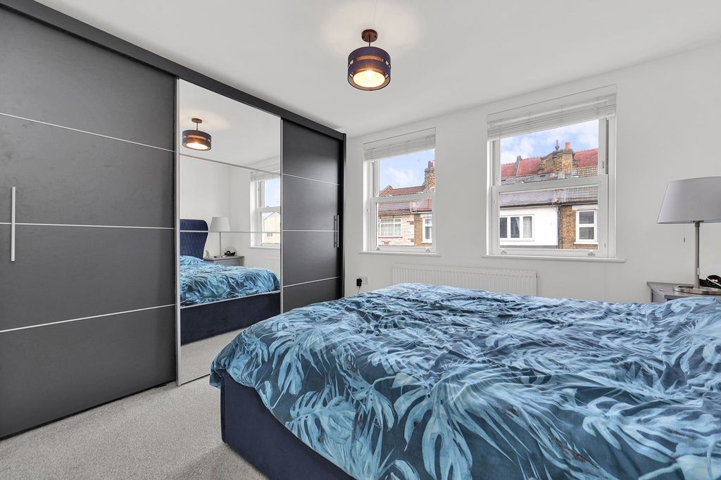 Property photo 3 of 28