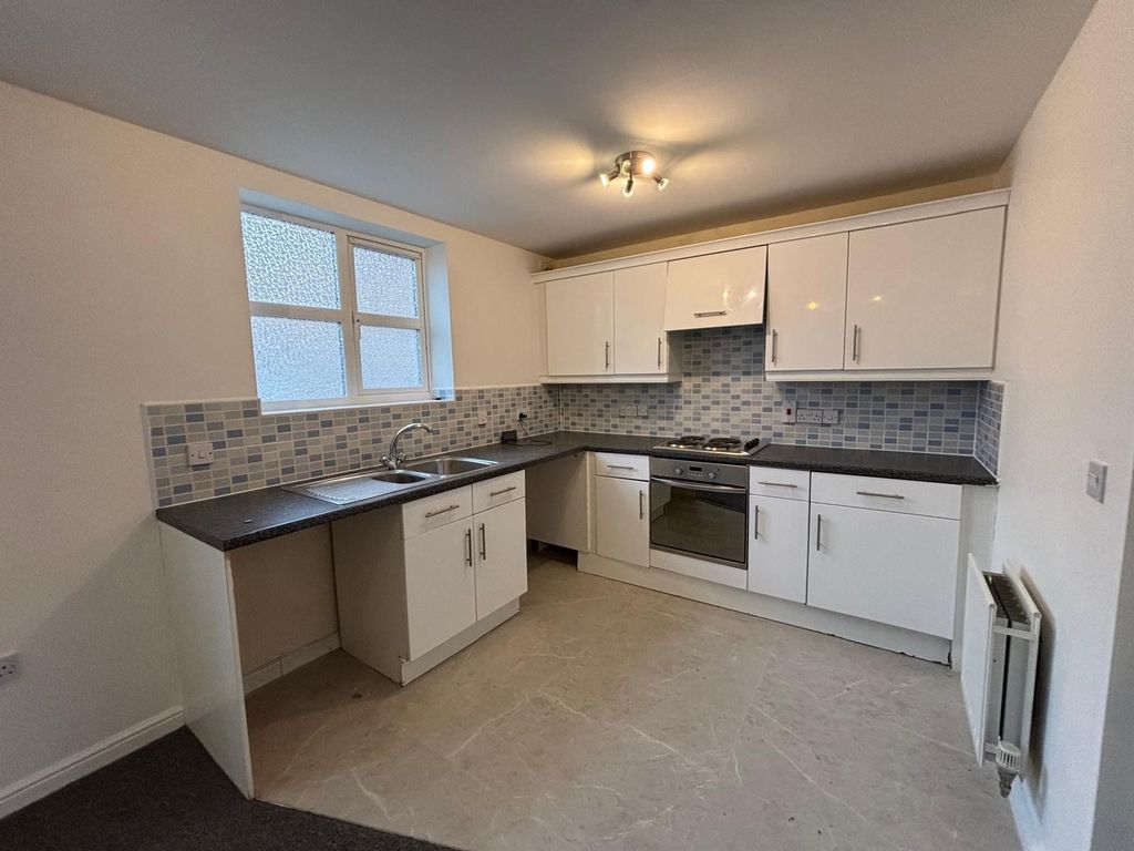 Property photo 2 of 7 1