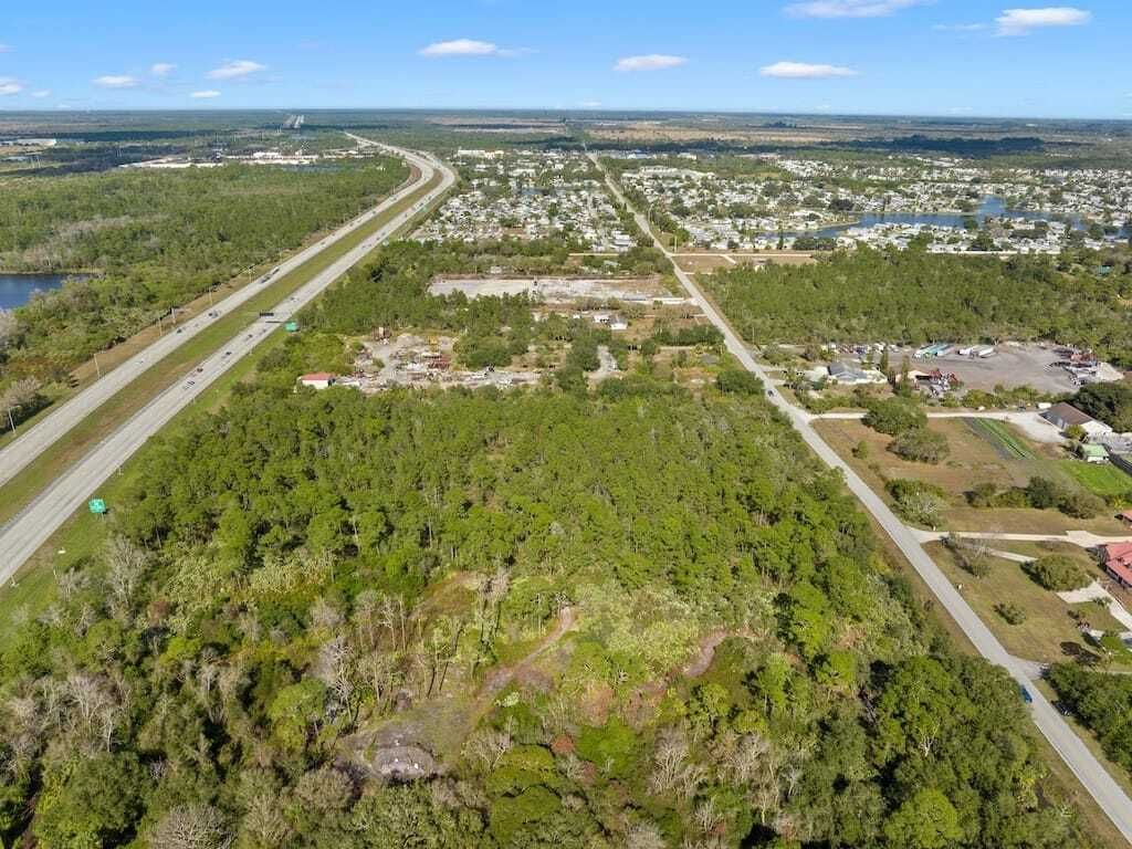 Property photo 2 of 12 <Alttext/>