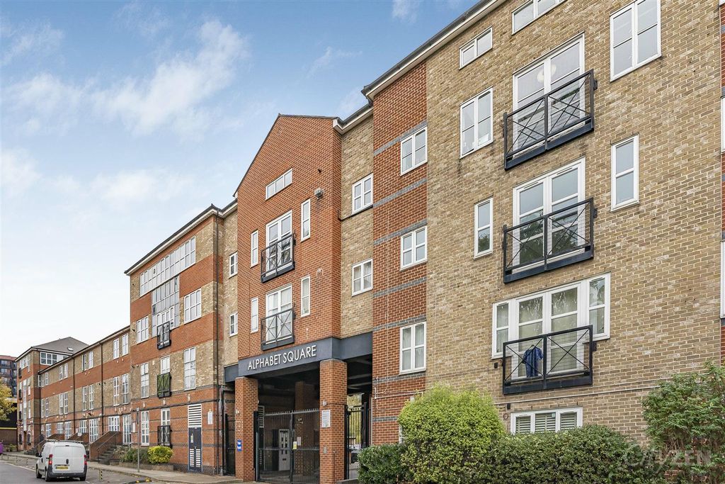 Property photo 1 of 34 Alphabet Square