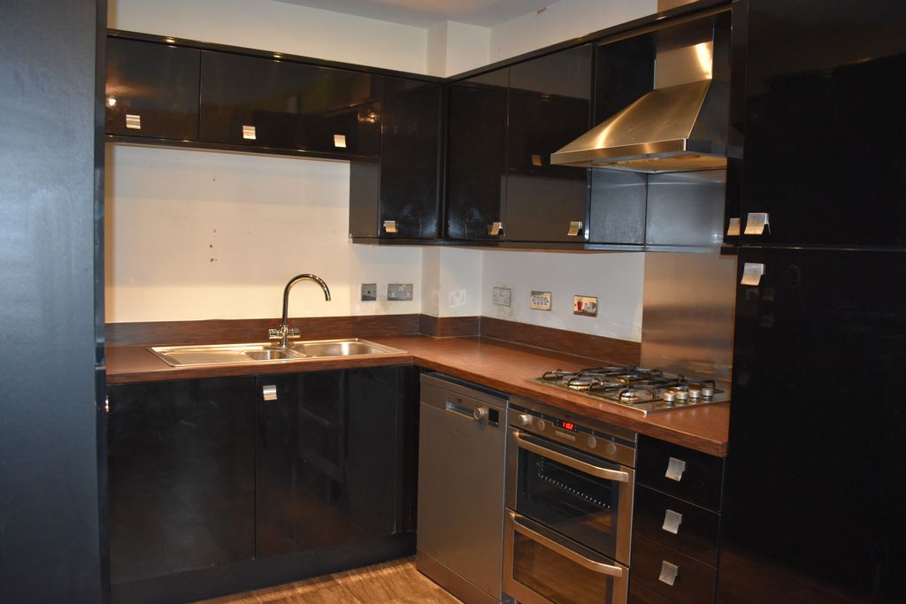 Property photo 2 of 15 Kitchen 2