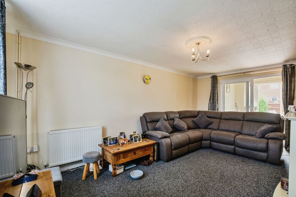 Property photo 3 of 17