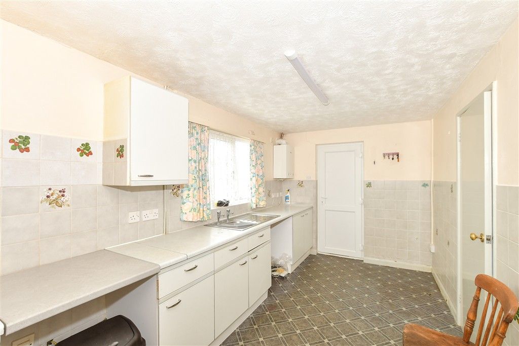 Property photo 3 of 14 Kitchen