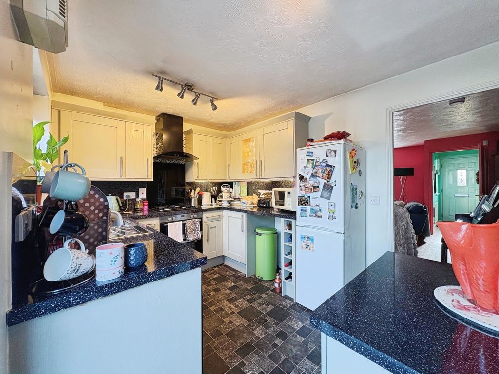 Property photo 2 of 20 3978d043-25