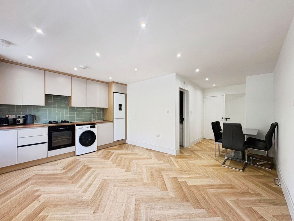 Property photo 2 of 8 Pbox-Img.Jpg