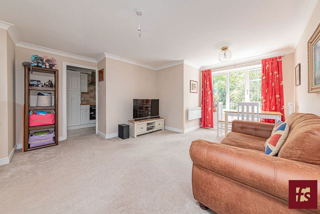 Property photo 3 of 11