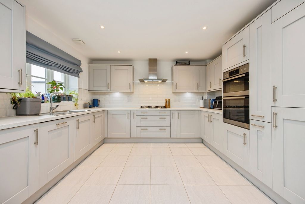 Property photo 3 of 20 Pbox-Img.Jpg