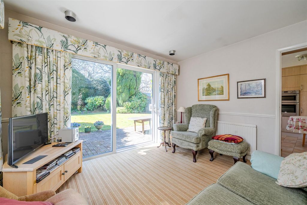 Additional image 8 of 4 bed detached house for saleHeatherdene Avenue, Crowthorne, Berkshire RG45