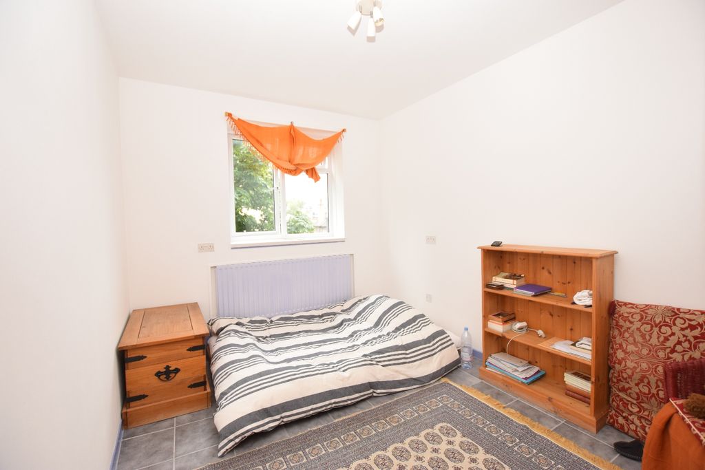 Property photo 2 of 4 Bedroom