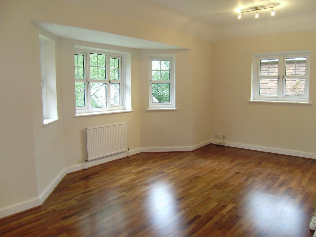 Property photo 2 of 6 12 Beaufield Gate Sitting Room.Jpg