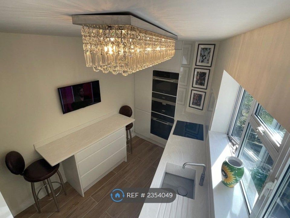 Property photo 1 of 8 Kitchen
