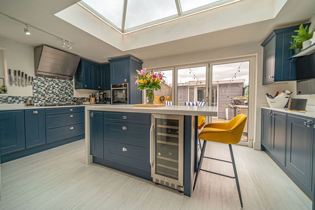 Property photo 1 of 38