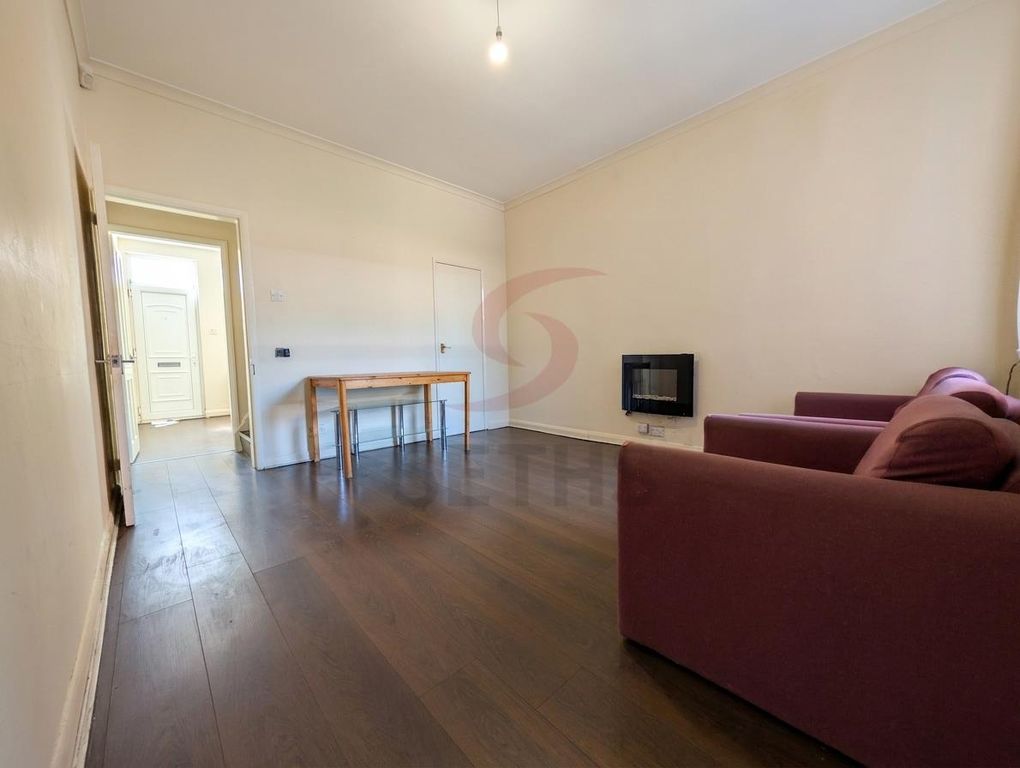 Property photo 2 of 5 Living Room