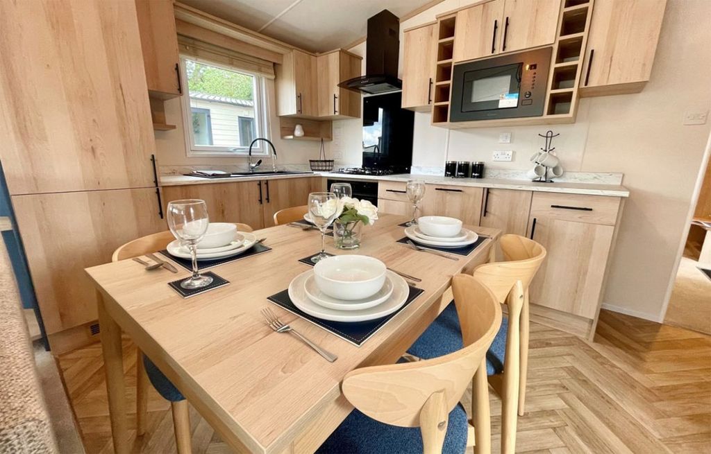 Property photo 2 of 4 3