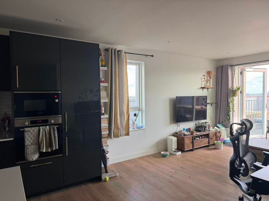 Property photo 2 of 18