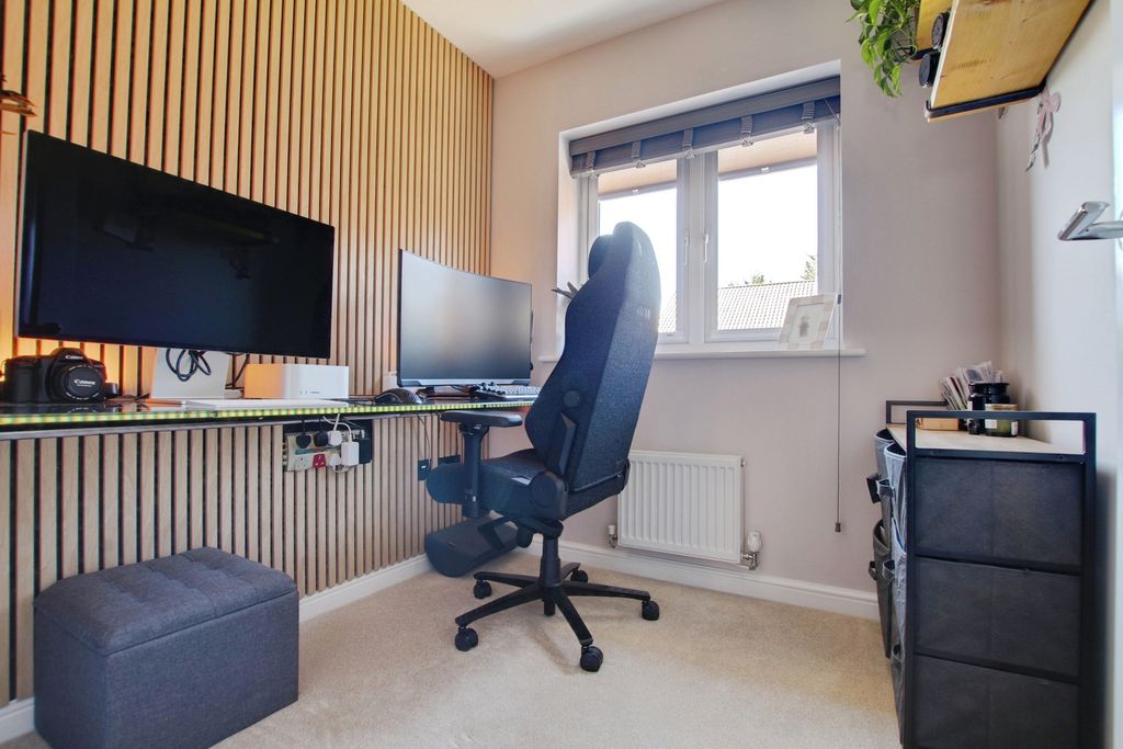 Property photo 2 of 13
