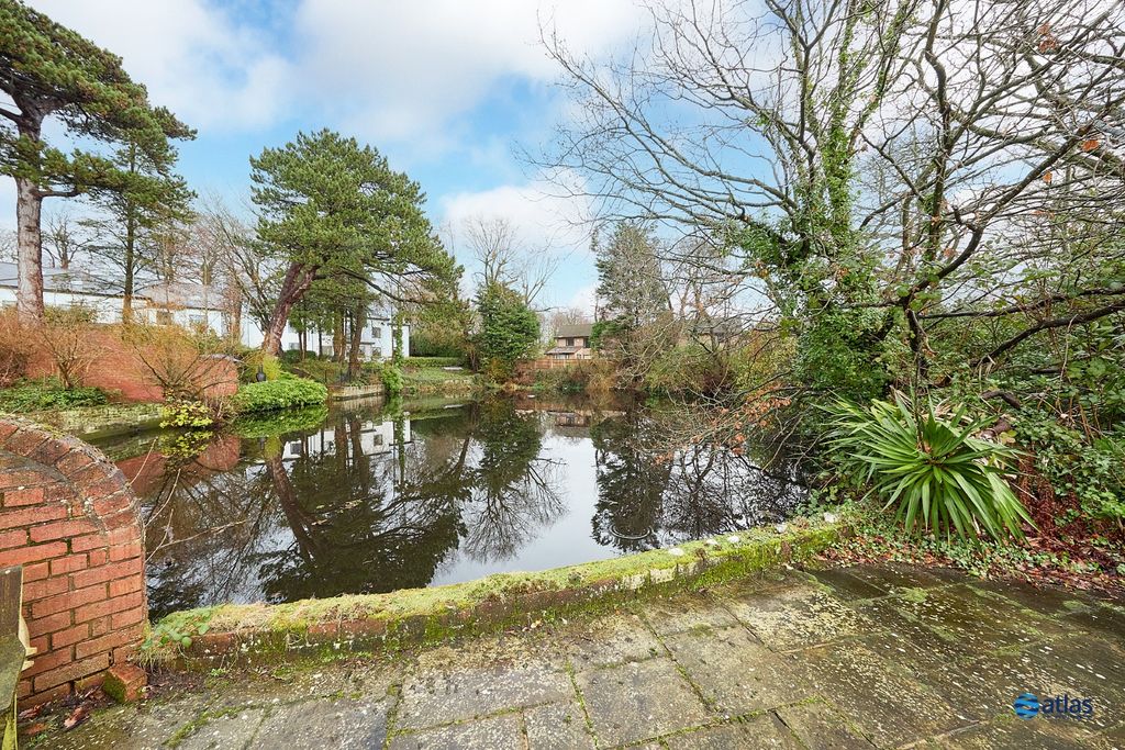 Property photo 3 of 20 Lake View From Garden