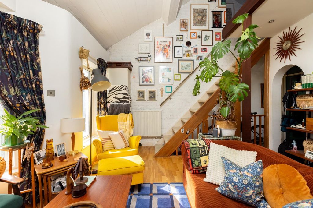 Property photo 1 of 13 Tff 71 Somerset Road-5.Jpg