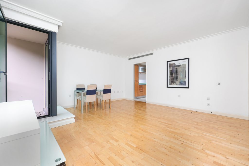 Property photo 3 of 17 Gallery