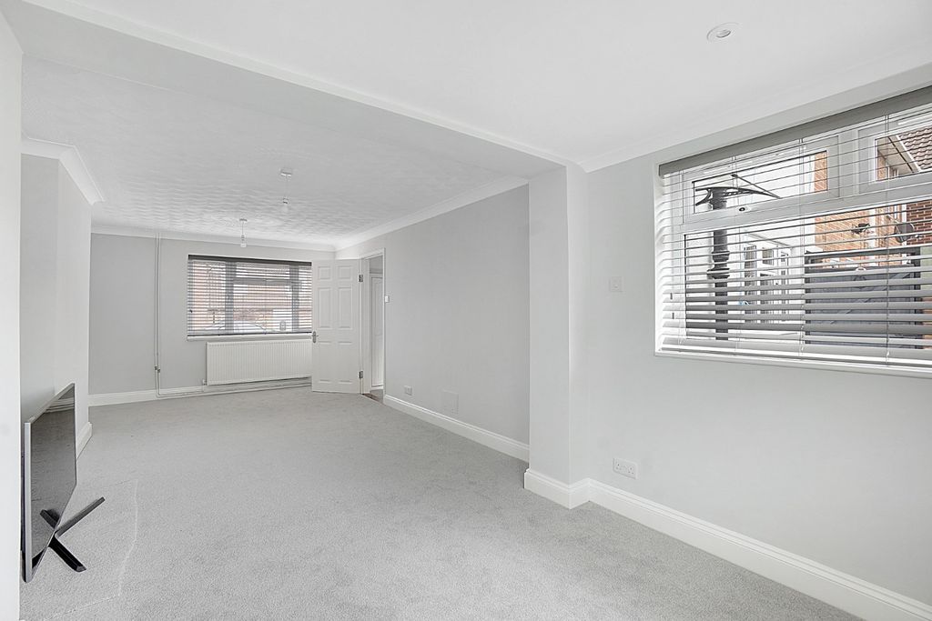 Property photo 2 of 14 4321915