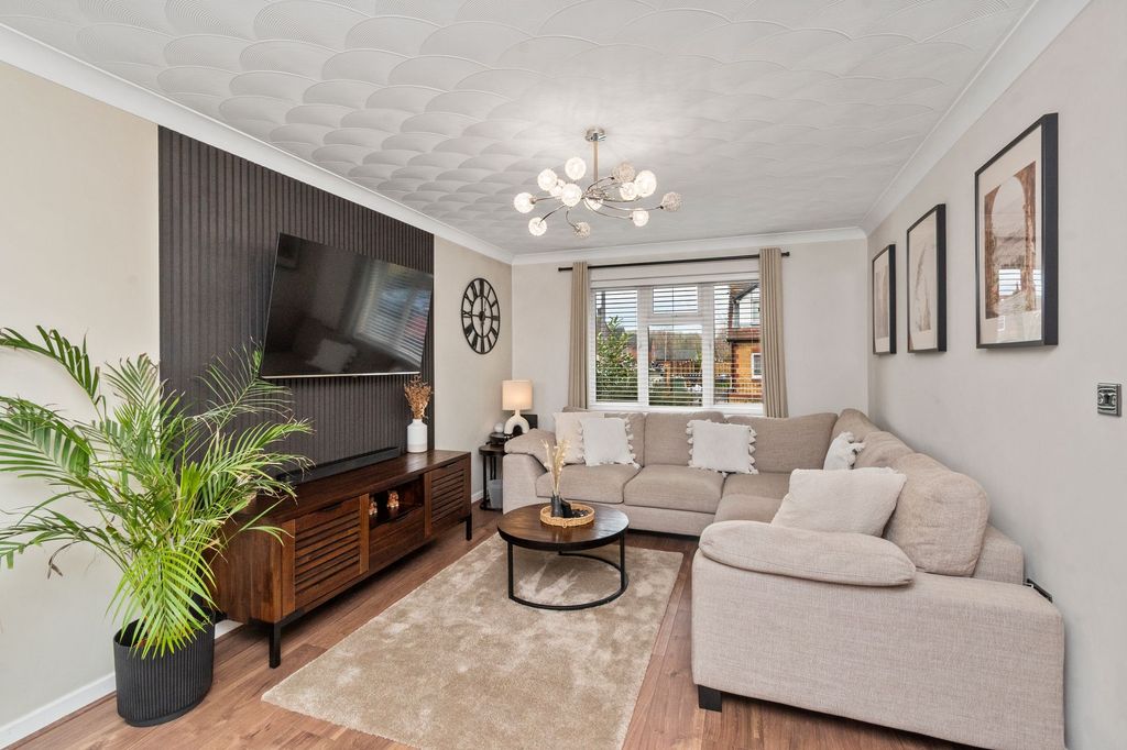 Property photo 2 of 42